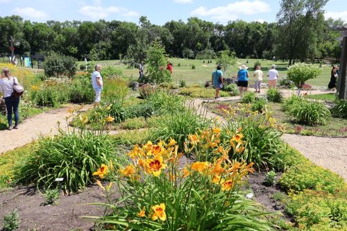 Toured Northern Plains Botanic Garden